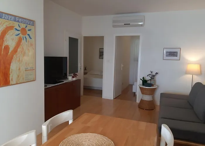 Apartamento By The Sea Rastici, Ciovo - 4818